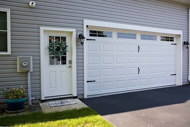 24/7 Emergency Garage Door Panel Replacement experts in Alum Rock, CA